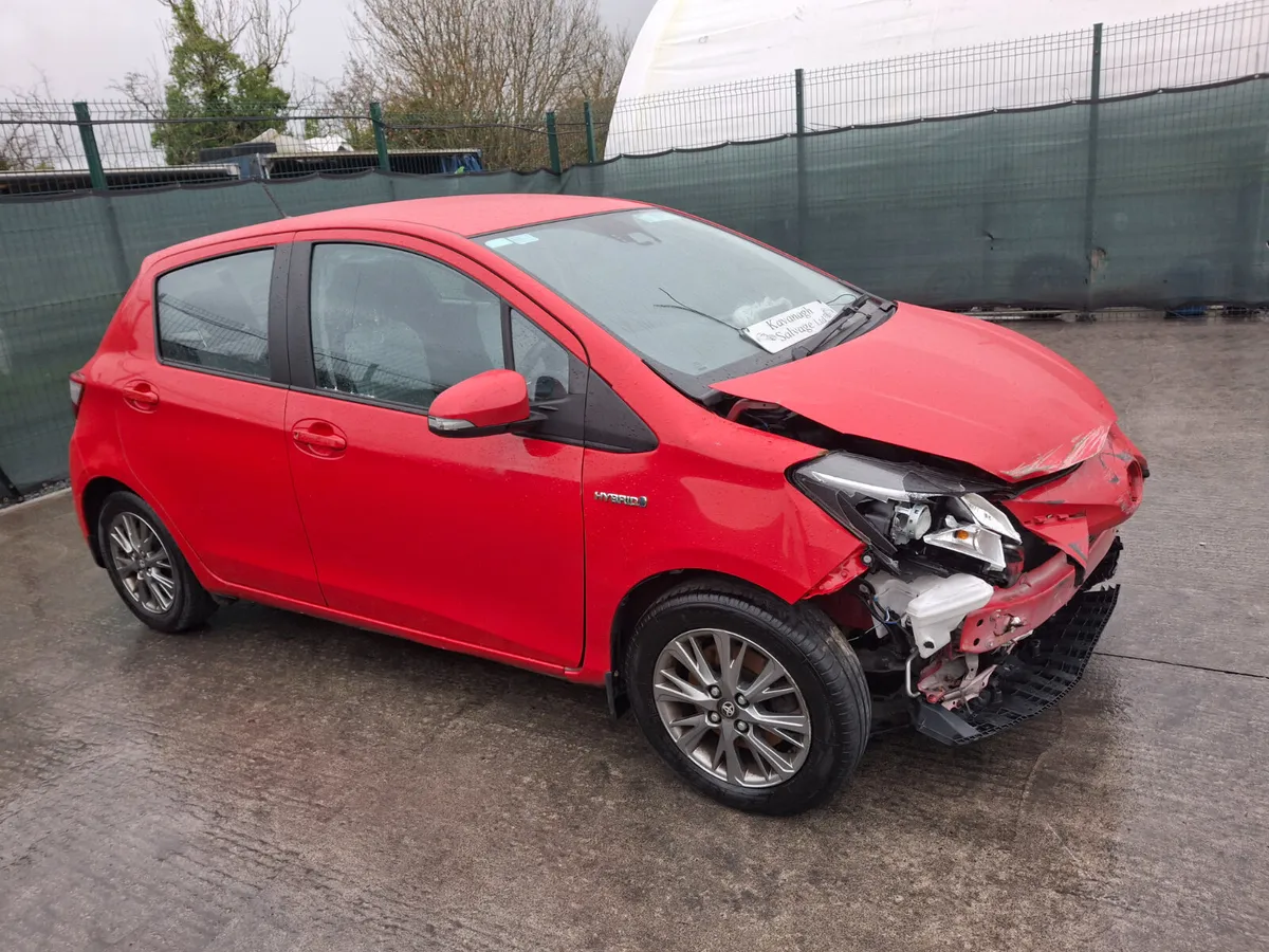 €500 OFF.   2018 Toyota Yaris    Hybrid - Image 2