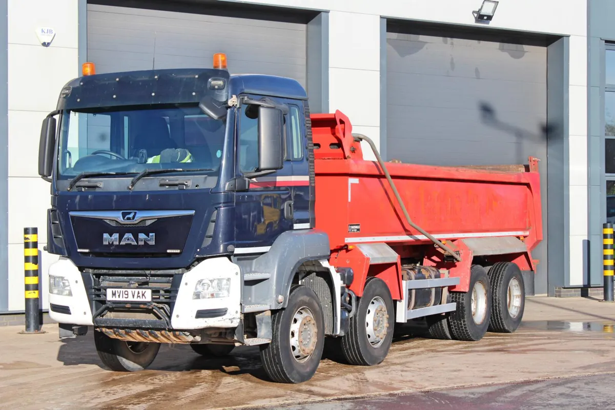 2019 (19) MAN TGS 35.420 8X4 TIPPER (EURO 6) - Image 1
