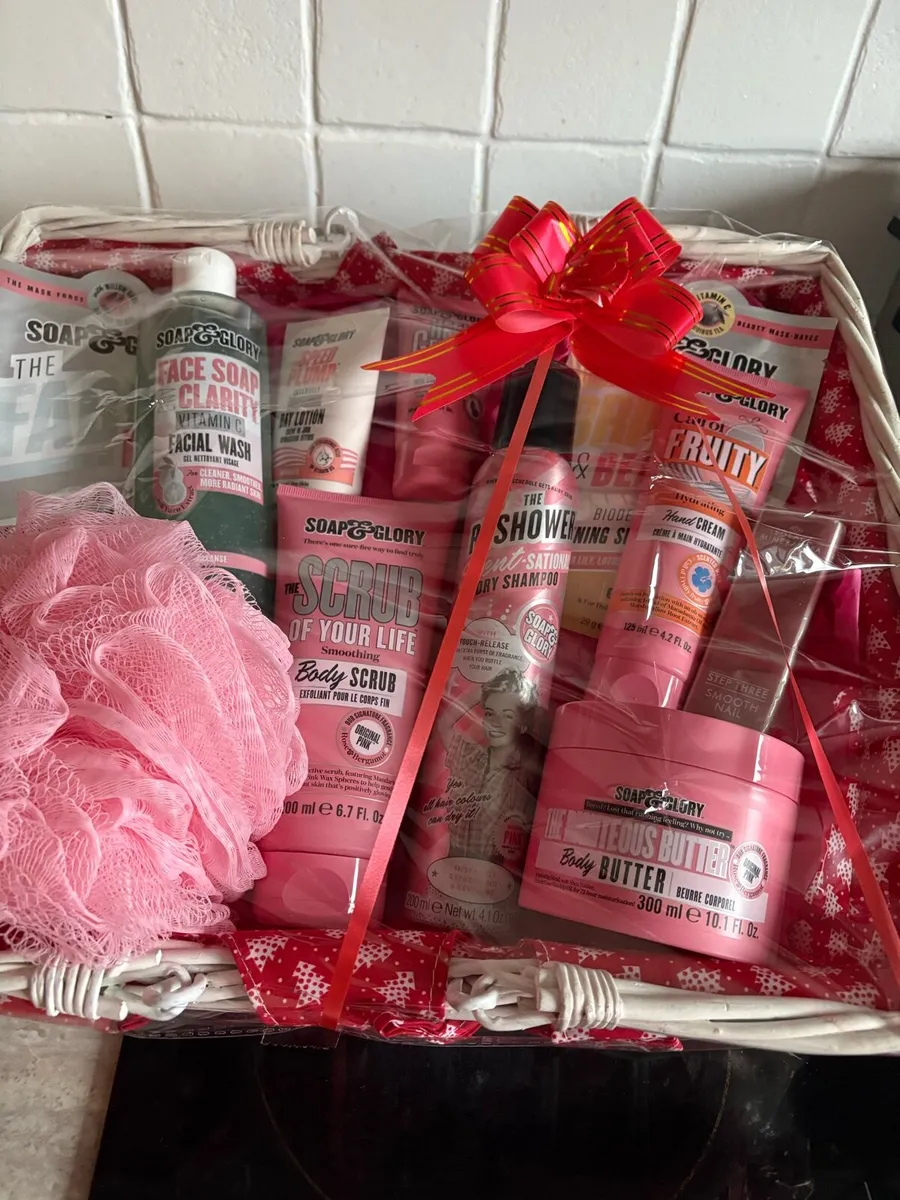 Gift hamper - Image 1