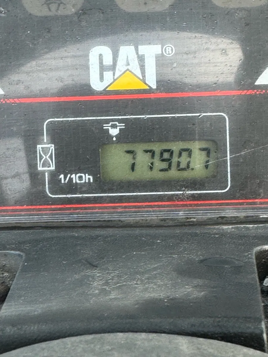 Caterpillar Forklift - Image 2