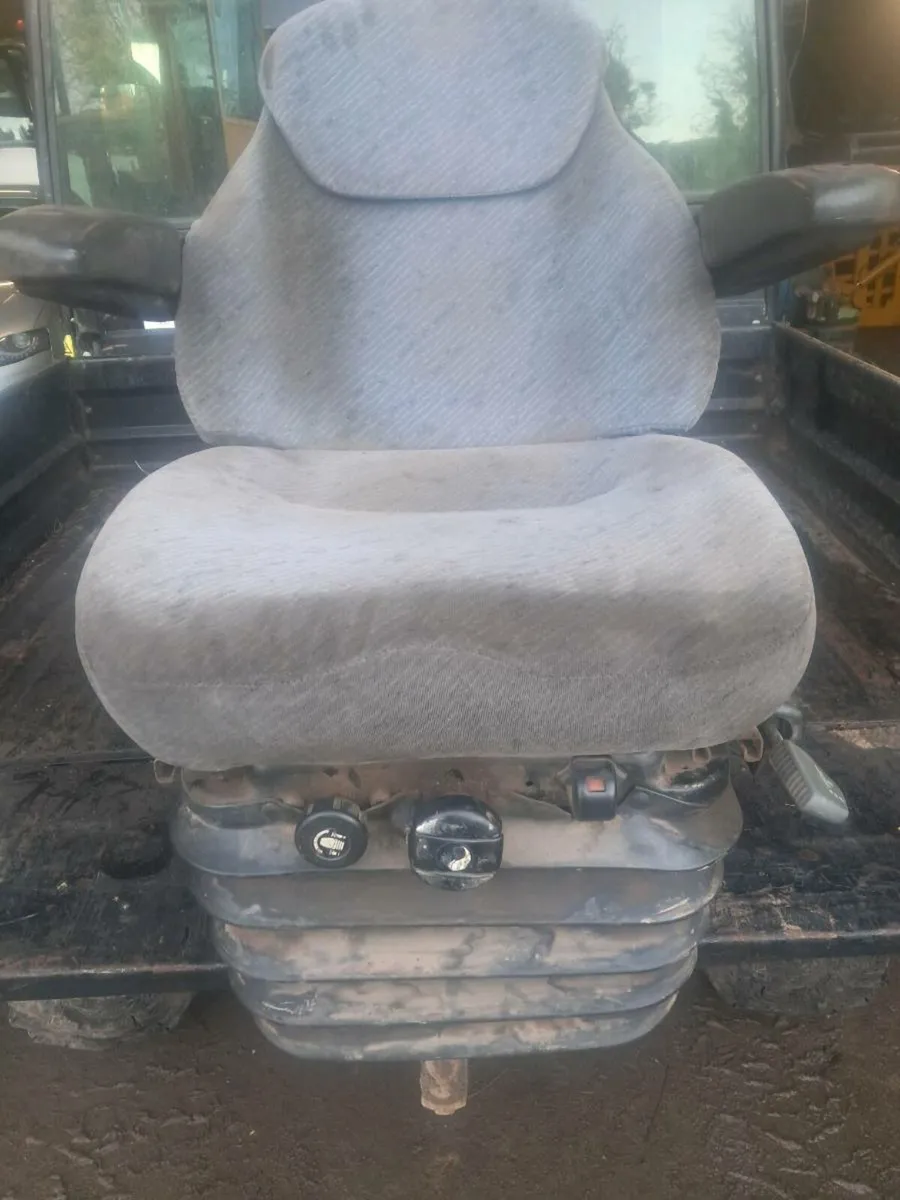 Kab Mechanical seat - Image 1