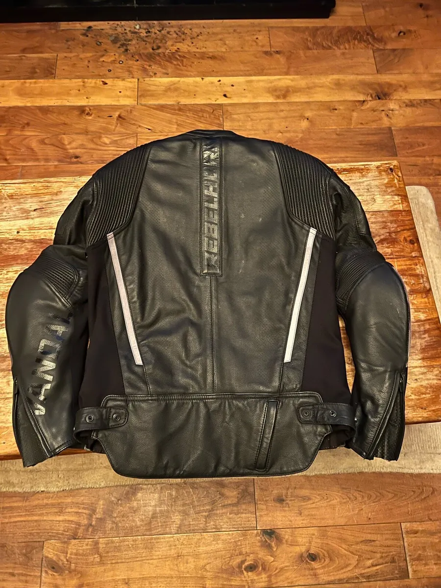 Adventure Helmet, Sports Jacket, Sports Boots - Image 4