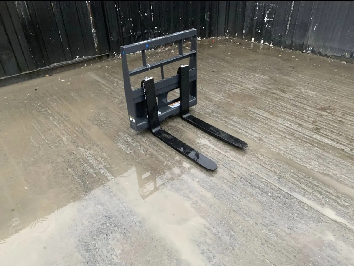 Mini Skid Steer Forks – Heavy-Duty Attachments - Image 1