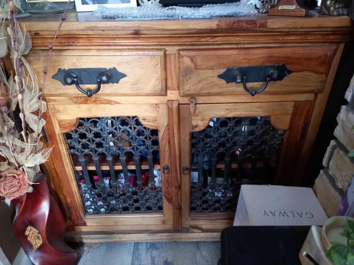 Mexican Pine and table - Image 3