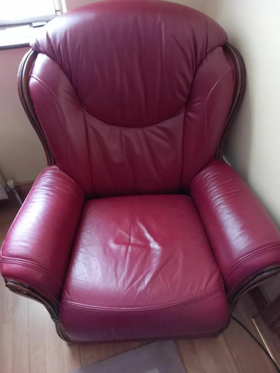 THREE PIECE SITTING ROOM SUITE - Image 2