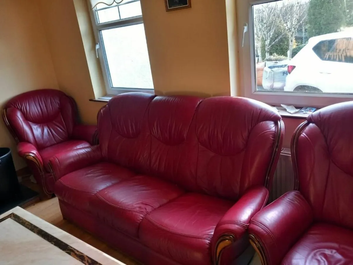 THREE PIECE SITTING ROOM SUITE - Image 1