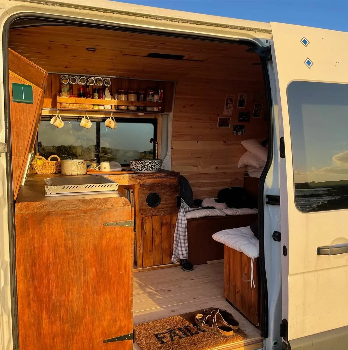 Campervan Renault Master 2017 - Image 1