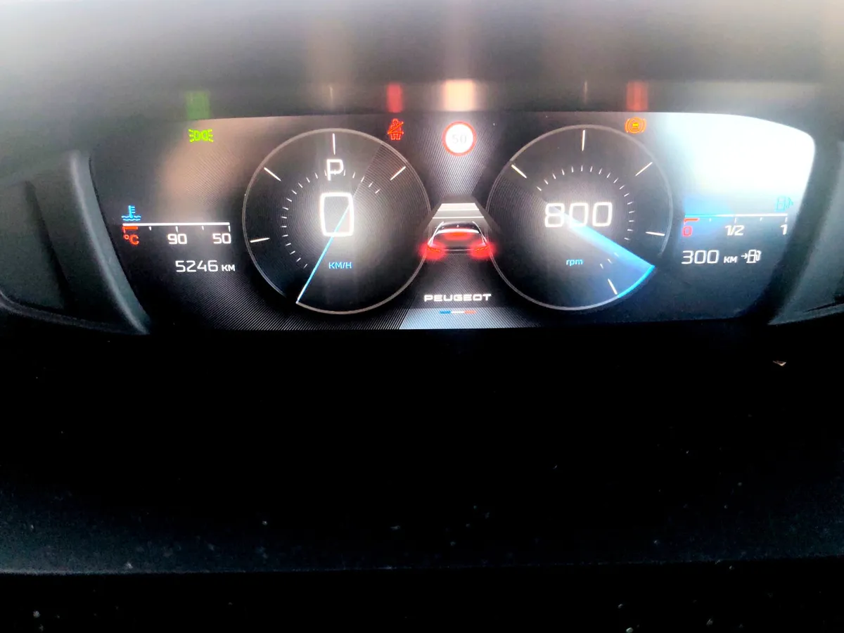 Peugeot 308 Commercial - Image 2