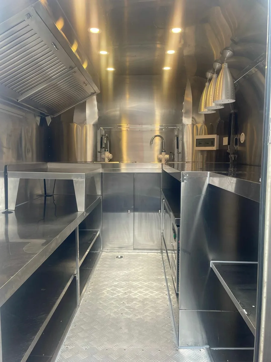 Food Trailer - Image 4