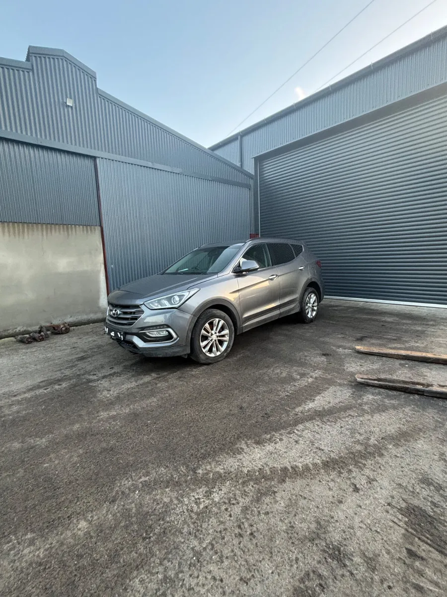 Hyundai Santa Fe 2016 for Breaking - Image 2