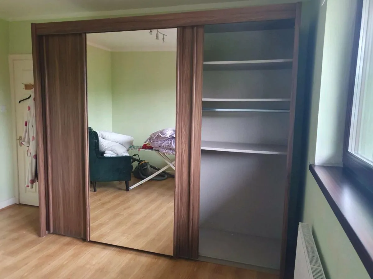 Sliding doors wardrobe - Image 2