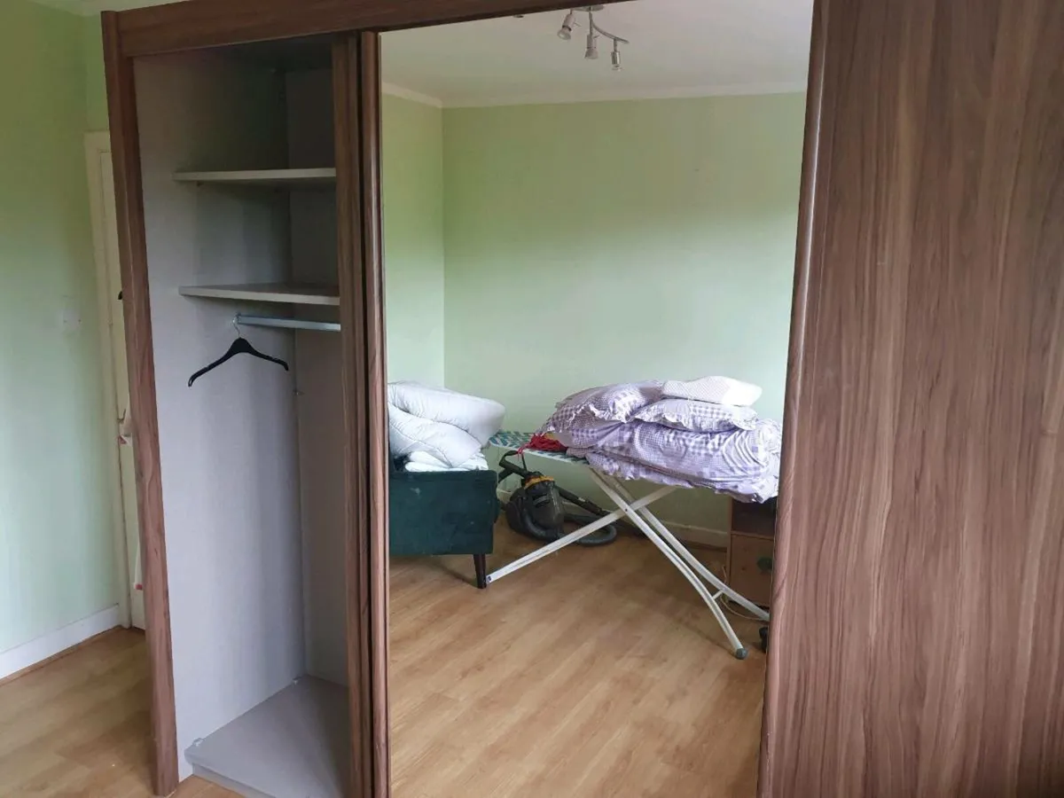 Sliding doors wardrobe - Image 3