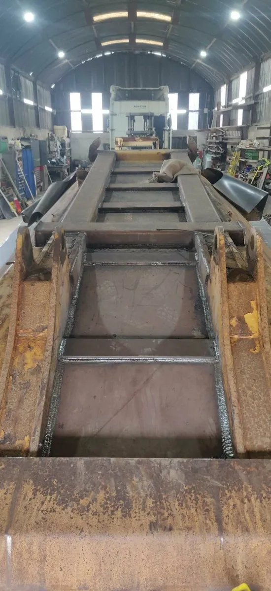 CAT740 Hardox-plated strengthened Dumptruck Skip - Image 4