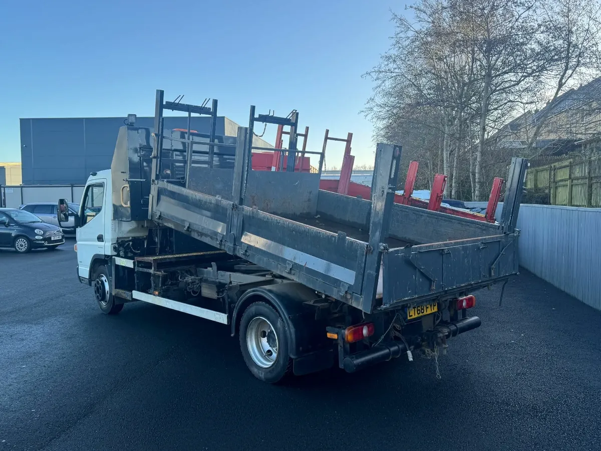 2018 Mitsubishi Canter / Fuso 7.5 Ton Tipper - Image 3