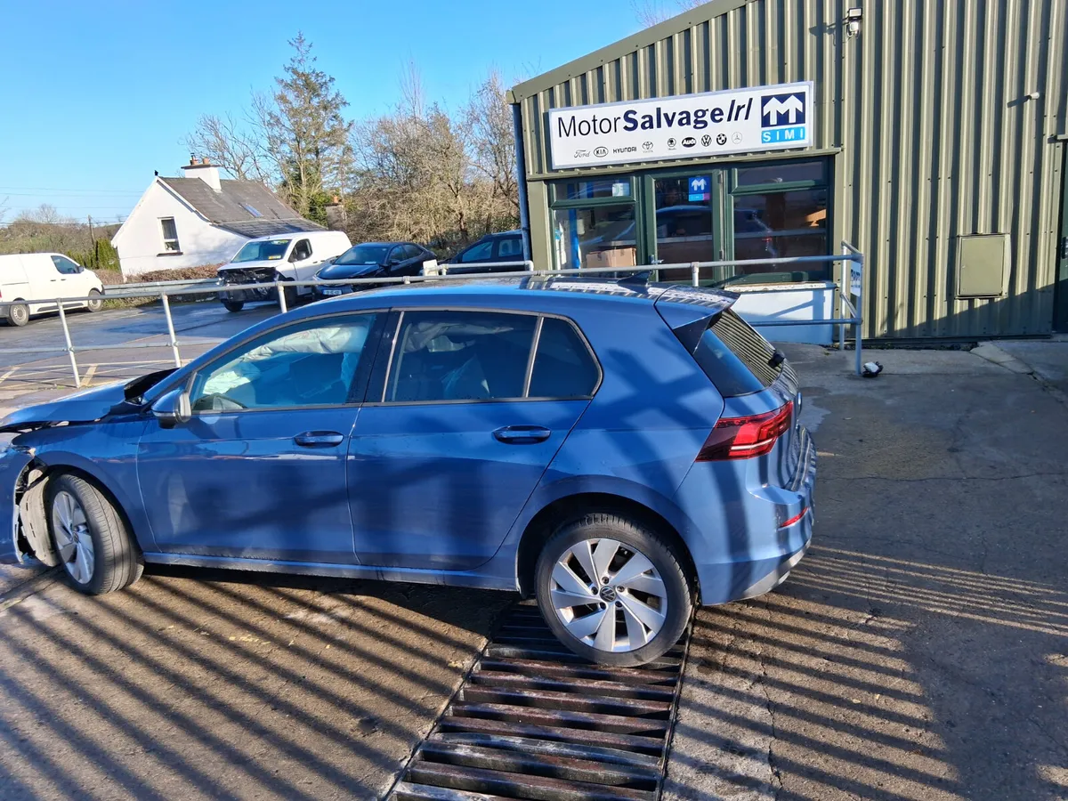 2025 VOLKSWAGEN GOLF 1.5L Petrol (for parts only) - Image 2