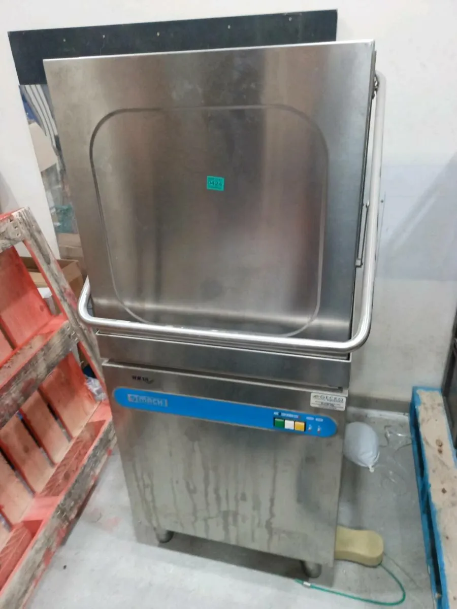 Mach walk through washer - Image 1