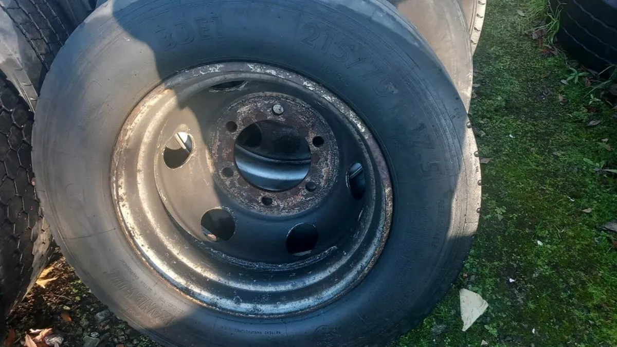 Lorry wheels and tyres - Image 3