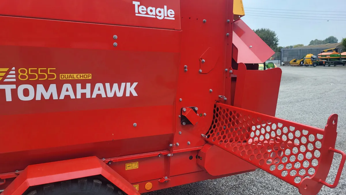 Teagel 8555 Straw Processor,Bedder, Silage Feeder - Image 1