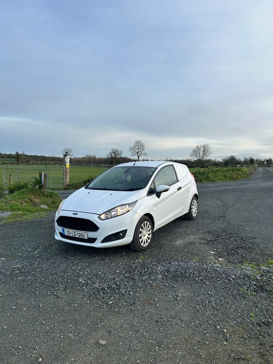 Ford Fiesta Van - Image 2
