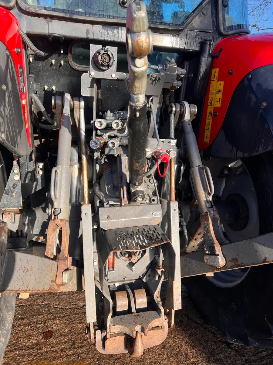 Massey Ferguson 5712SL - Image 4