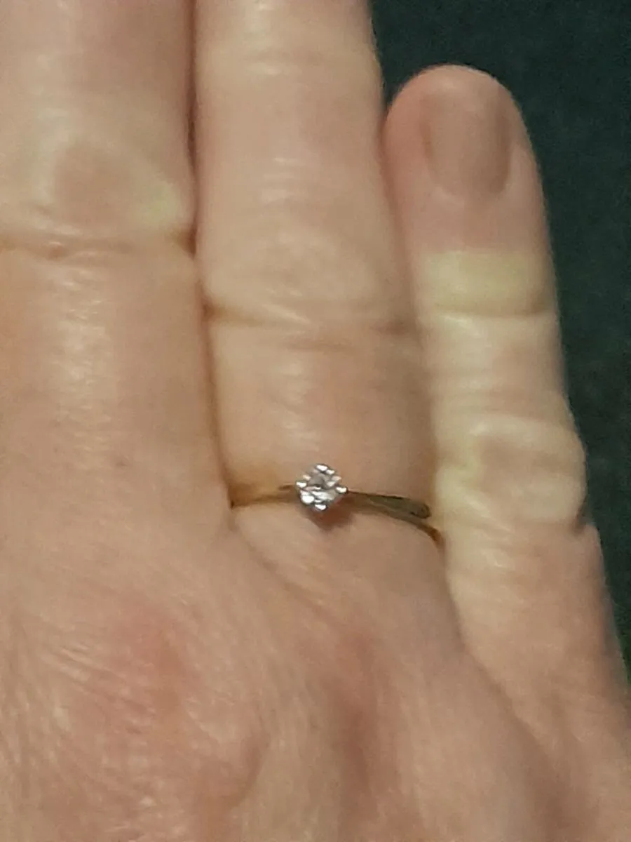 Diamond solitaire ring in 9k gold - Image 2