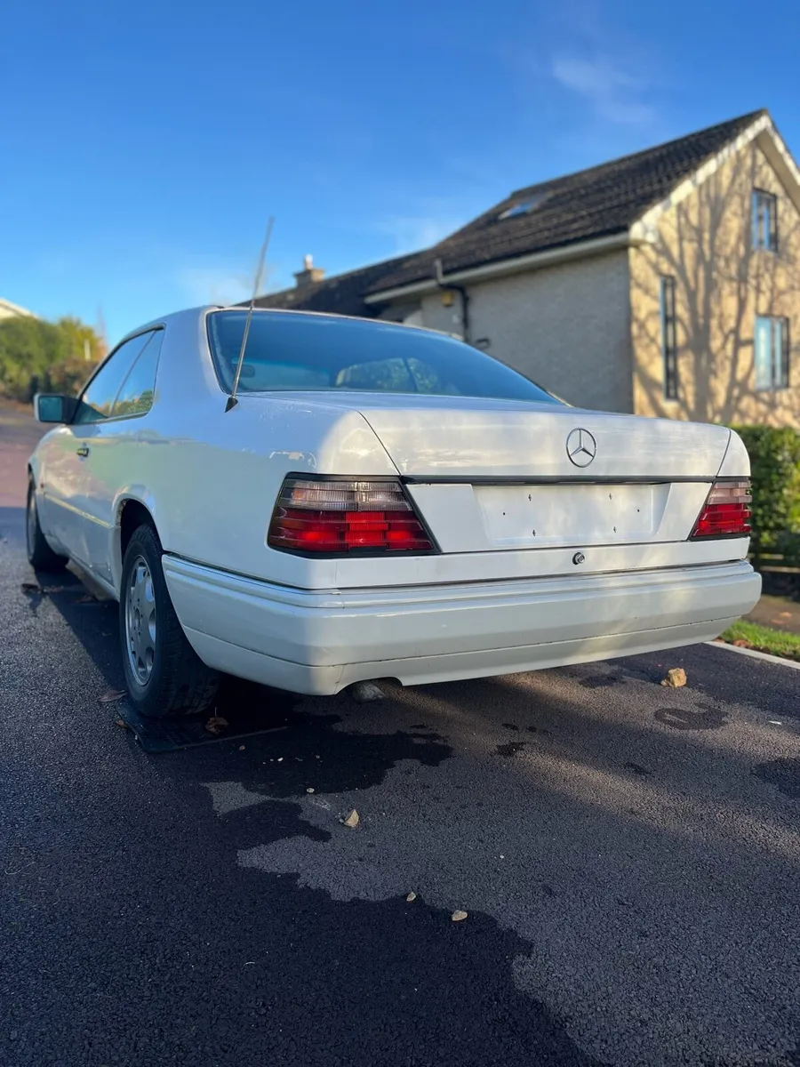E220 W124 Coupe - Image 1
