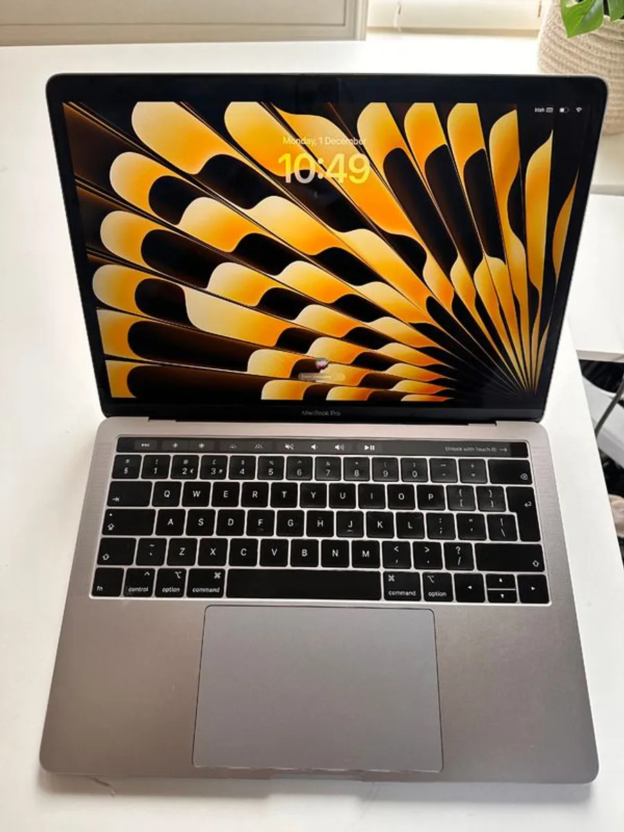 MacBook Pro 13" 2019 - Image 1