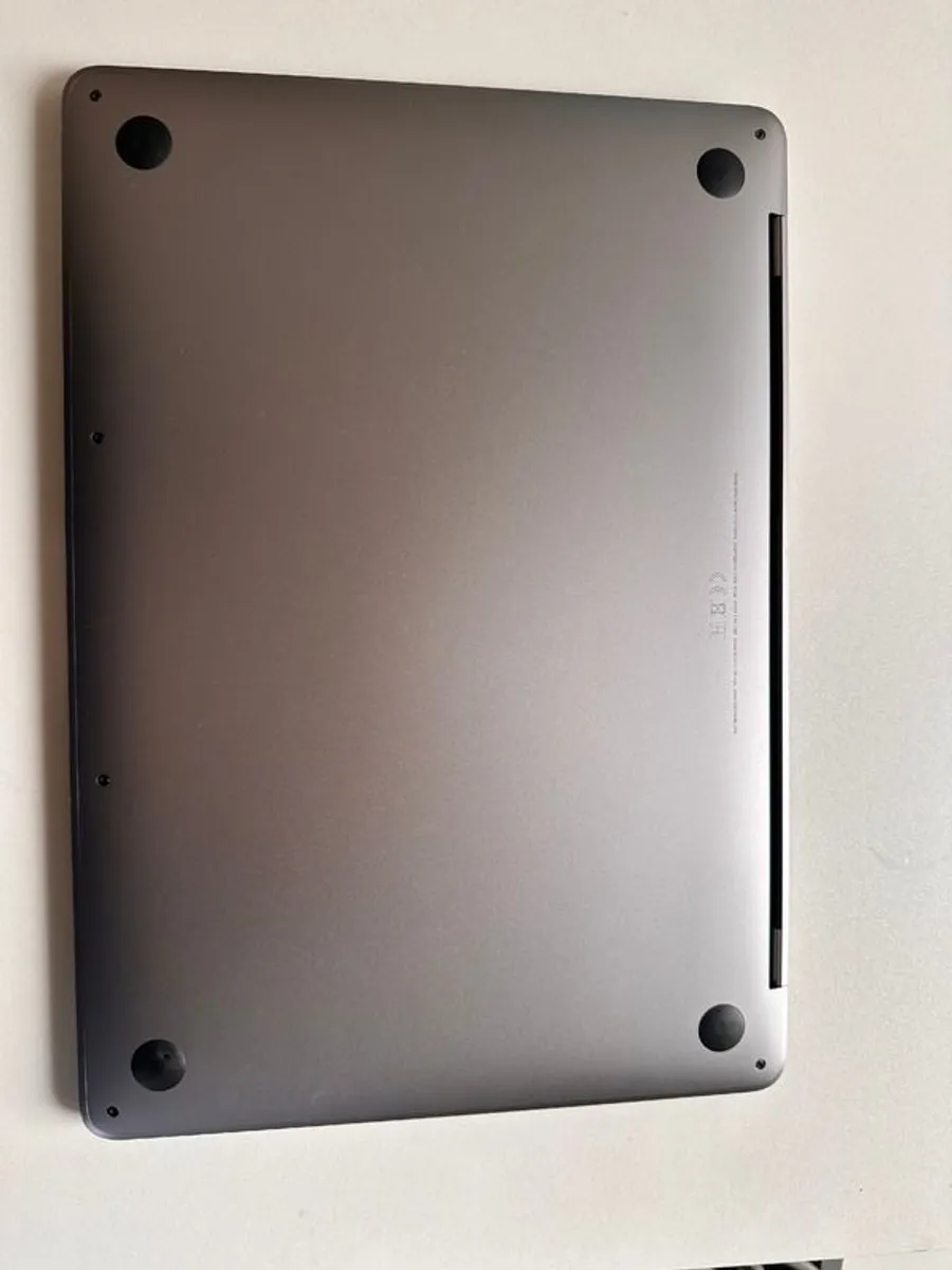 MacBook Pro 13" 2019 - Image 3