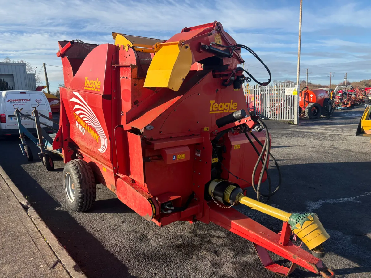 Teagle 8100 Silage Feeder & Straw Blower - Image 1