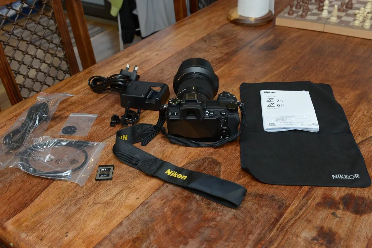 Nikon Z6ii  Mirrorless Camera & 24-70mm  f4 Lens - Image 2