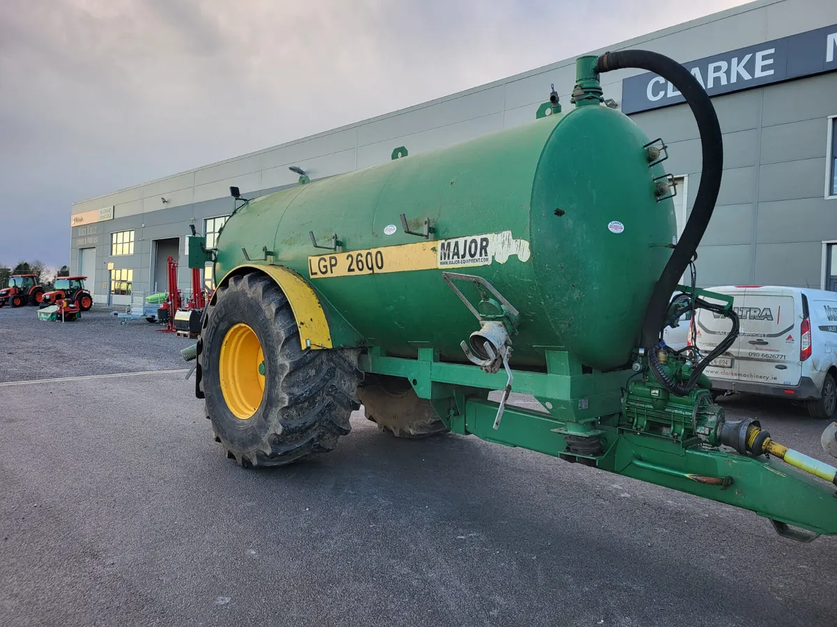 2600gal  Major Tank --Mint! - Image 2