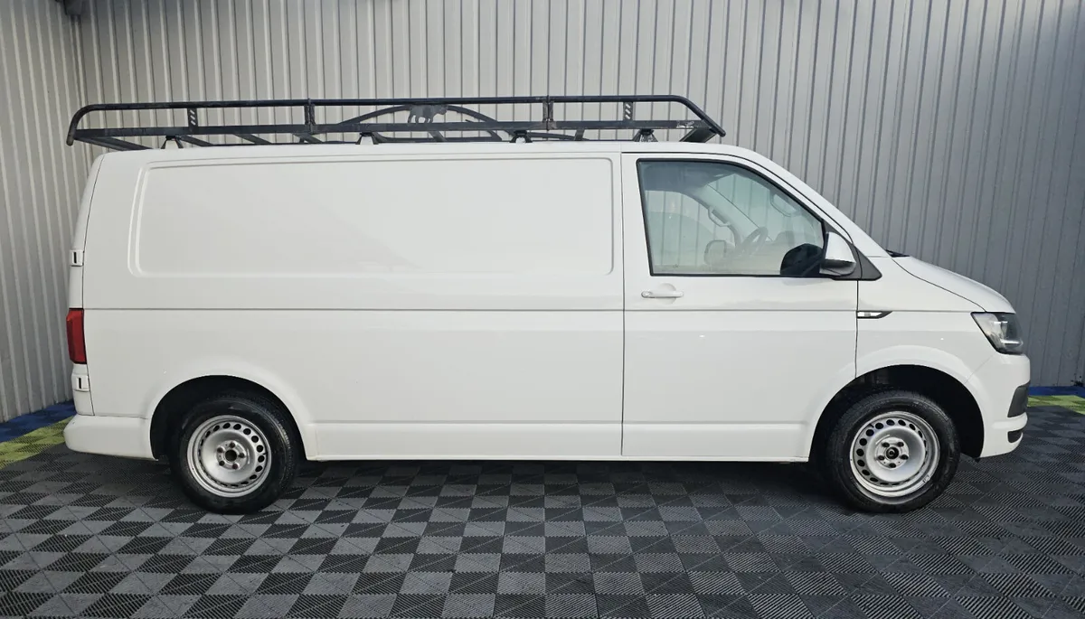 2018 Volkswagen Transporter 2.0D - Image 2