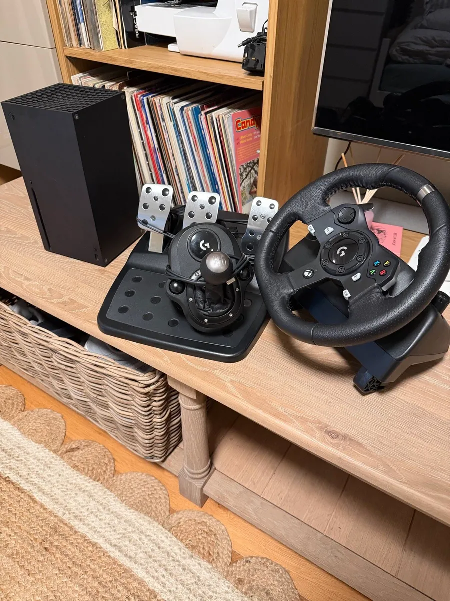 Xbox series X, Logitech Steering wheel and Shifter - Image 1