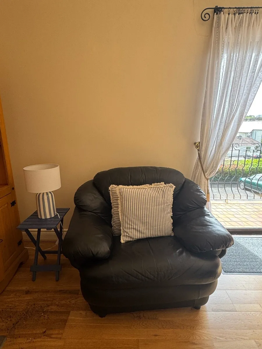 Lovely black leather sofa and armchair - Image 2