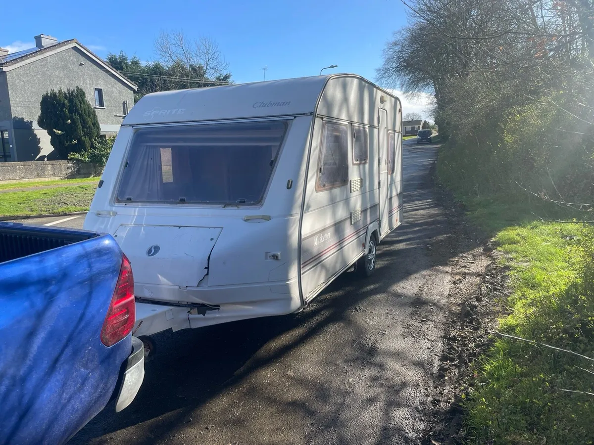 4 birth caravan - Image 2