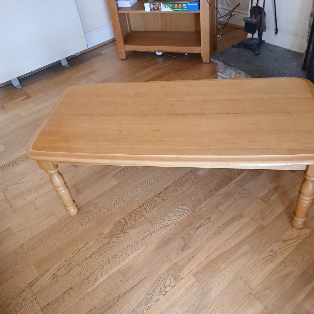 Solid pine wood coffee table - Image 1