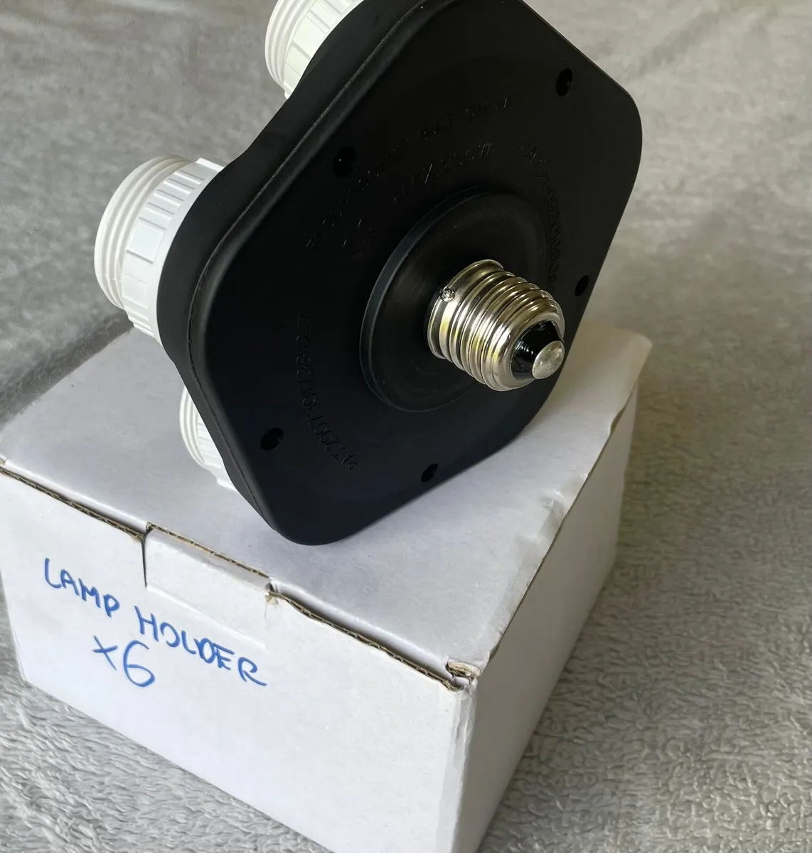 E27 to E27 base socket splitter - Image 2