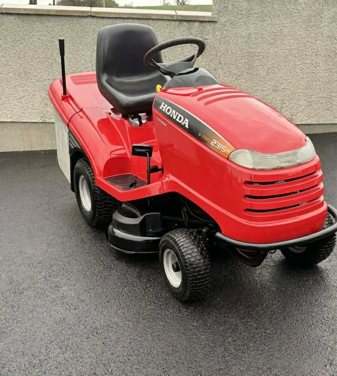 Honda Ride on lawnmower - Image 2