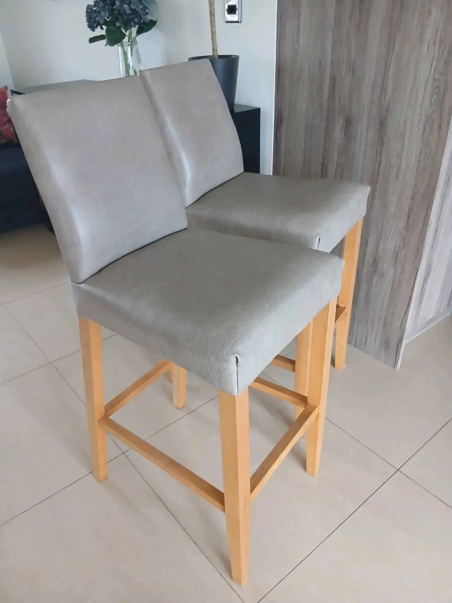 Furniture Clear Out. - Image 1