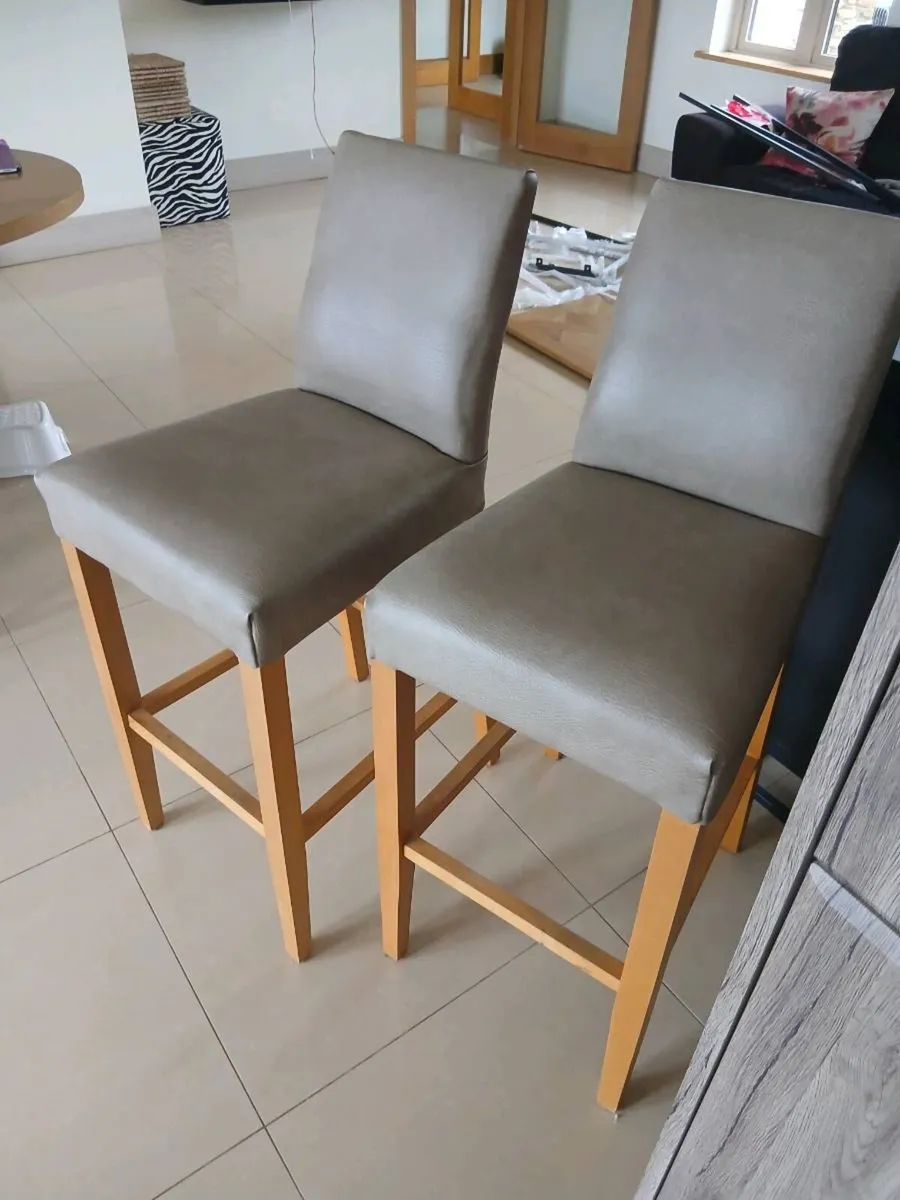 Furniture Clear Out. - Image 2