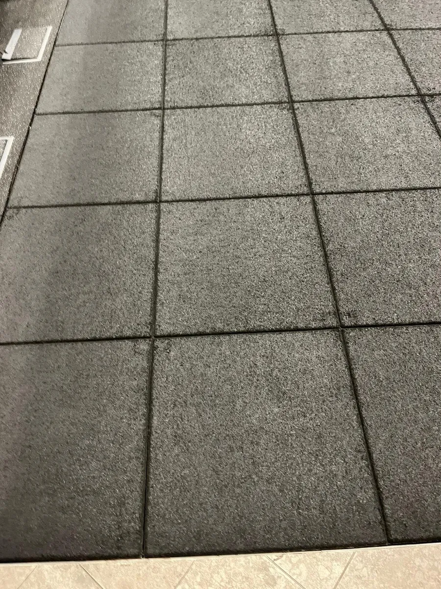Rubber tiles - Image 1