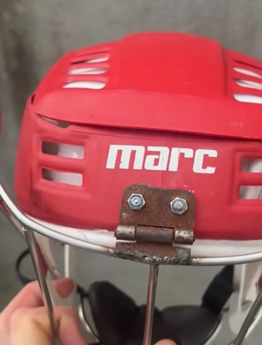 Hurling helmet - Image 2