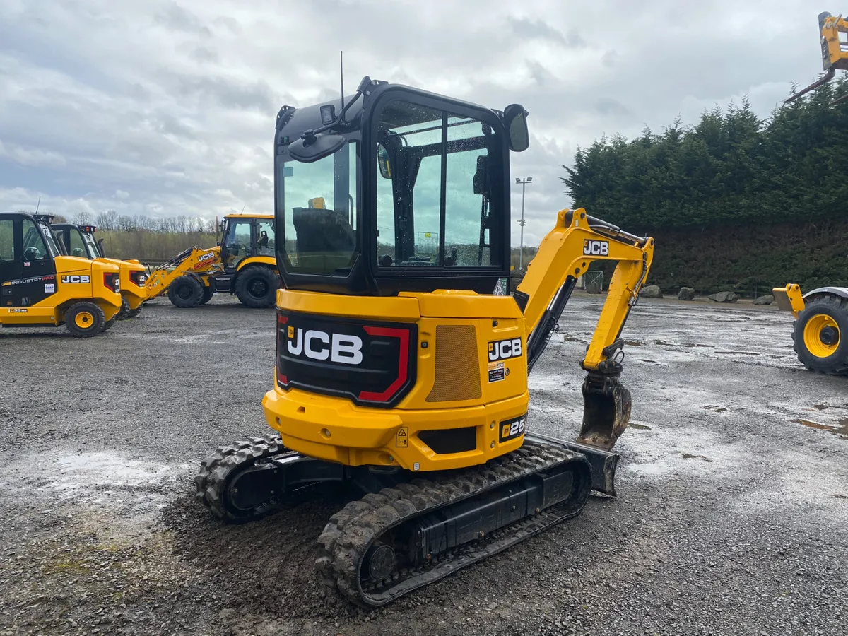 EX DEMO JCB 25Z-1 PLUS MINI EXCAVATOR YEAR 2024 - Image 4