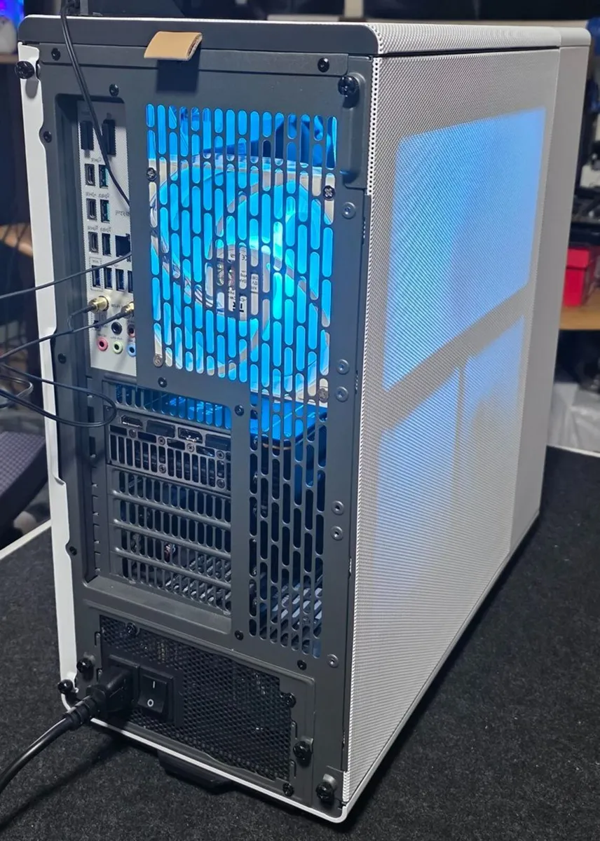 Hi-End Ryzen X3D & RX 9070 XT 16GB Gaming PC - Image 4