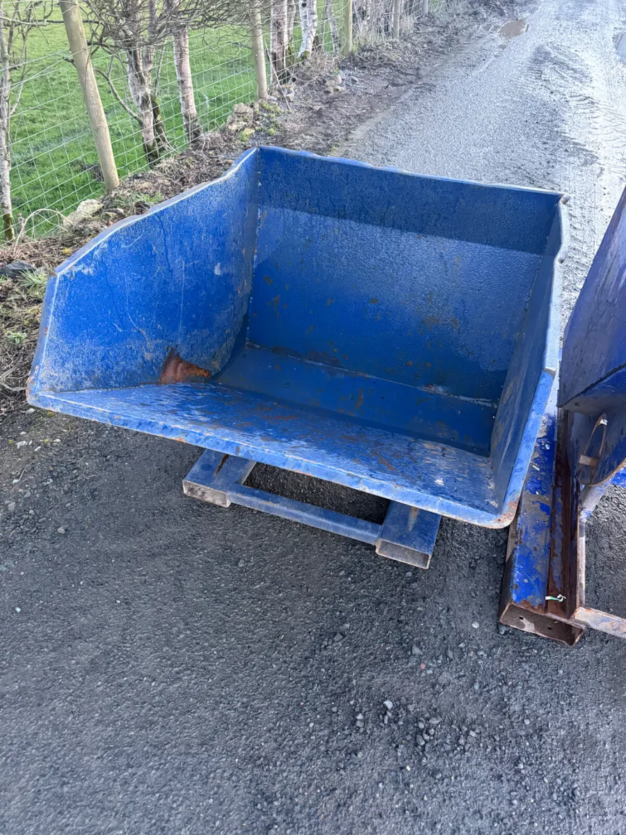 Forklift Tipping Skip - Image 4