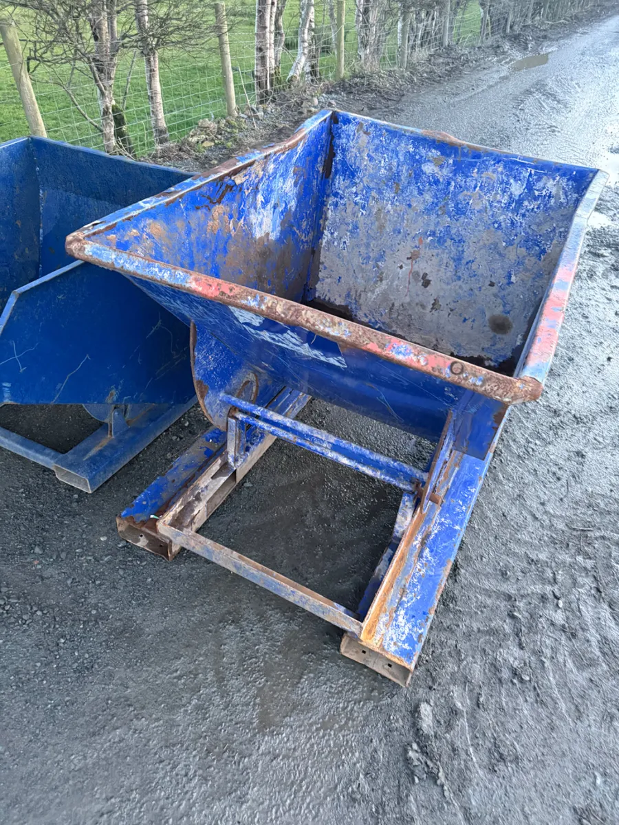 Forklift Tipping Skip - Image 3