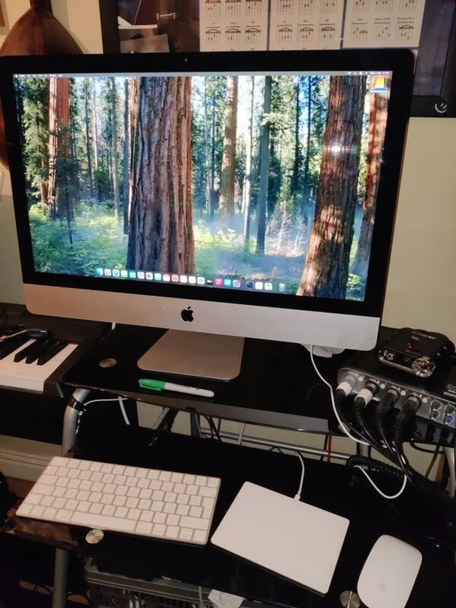 Apple iMac 27 inch 2019 5K - Image 1