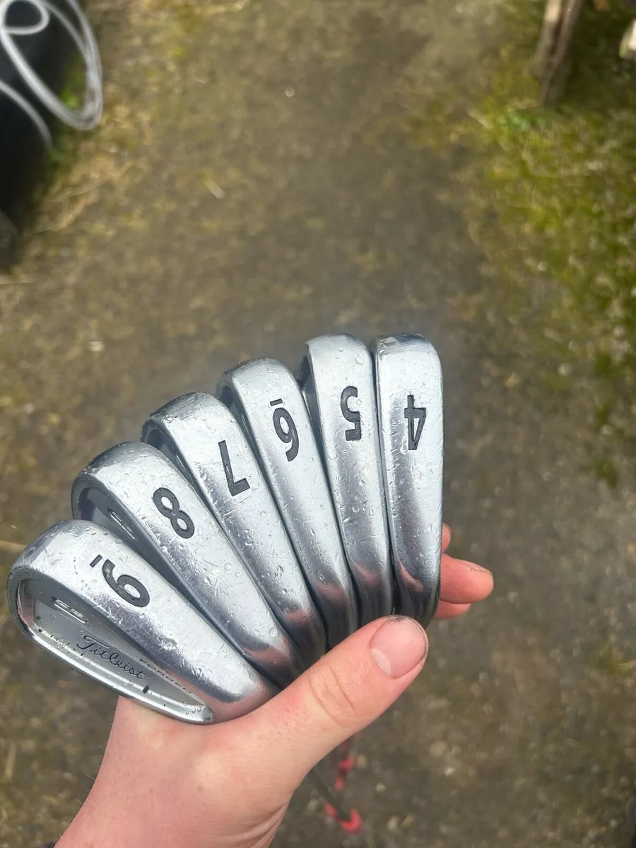 Golf clubs and bag - Image 4