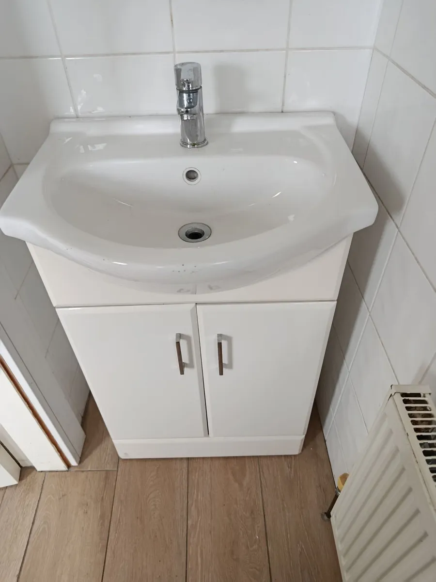 Vanity , WC & sink - Image 1