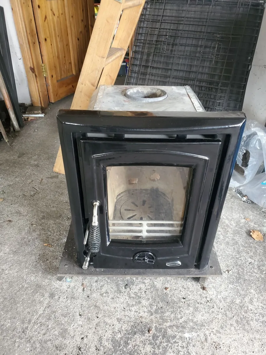 Henley insert 6/7 kw solid fuel stove - Image 1
